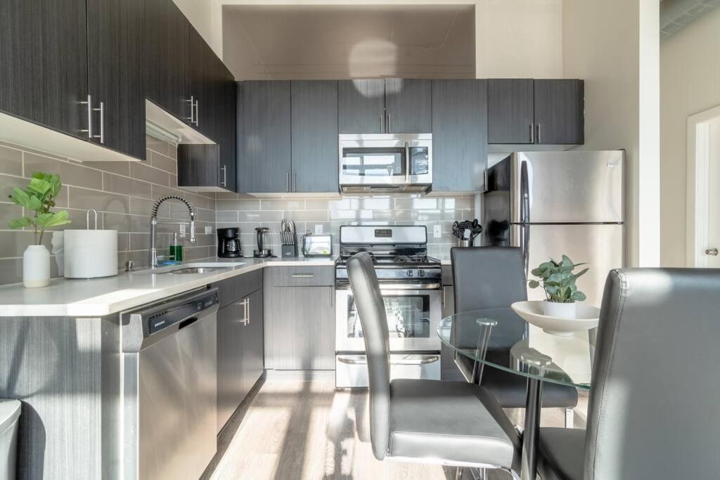 שיקגו Mccormick Place Beautiful 2Br Apartment With Optional Parking Sleeps Up To 8 Near Soldier Field, Grant Park And Lakefront Trail מראה חיצוני תמונה