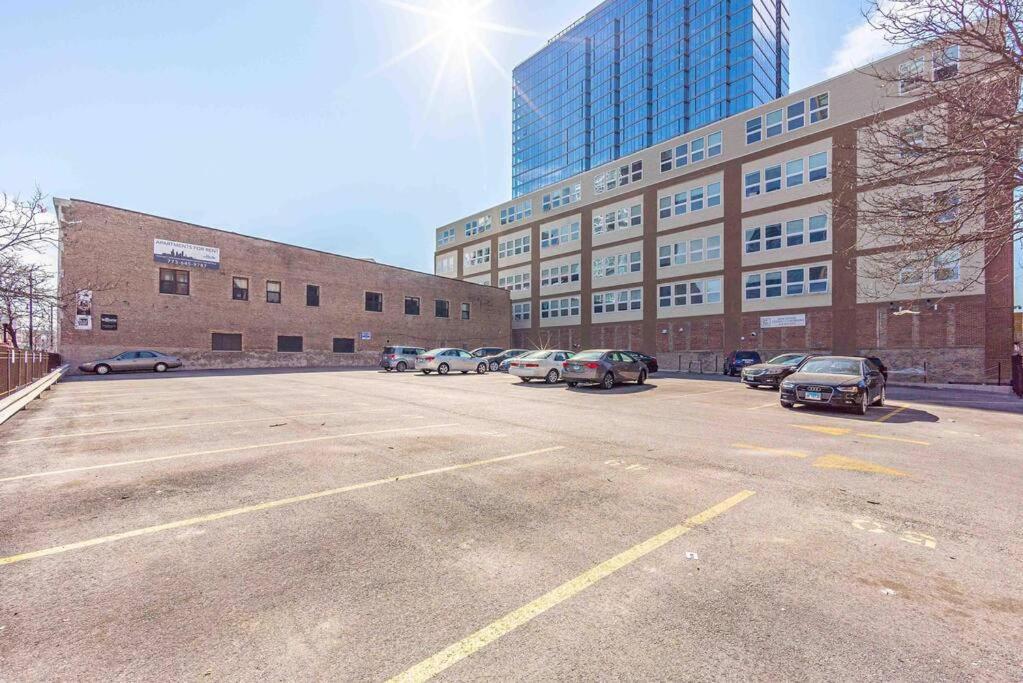 שיקגו Mccormick Place Beautiful 2Br Apartment With Optional Parking Sleeps Up To 8 Near Soldier Field, Grant Park And Lakefront Trail מראה חיצוני תמונה