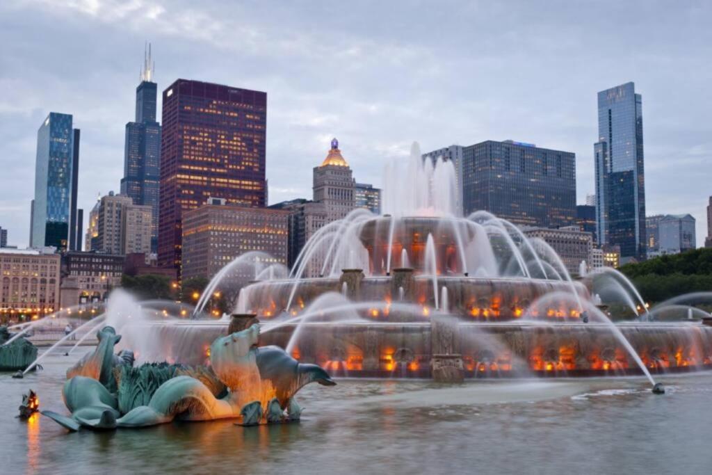 שיקגו Mccormick Place Beautiful 2Br Apartment With Optional Parking Sleeps Up To 8 Near Soldier Field, Grant Park And Lakefront Trail מראה חיצוני תמונה