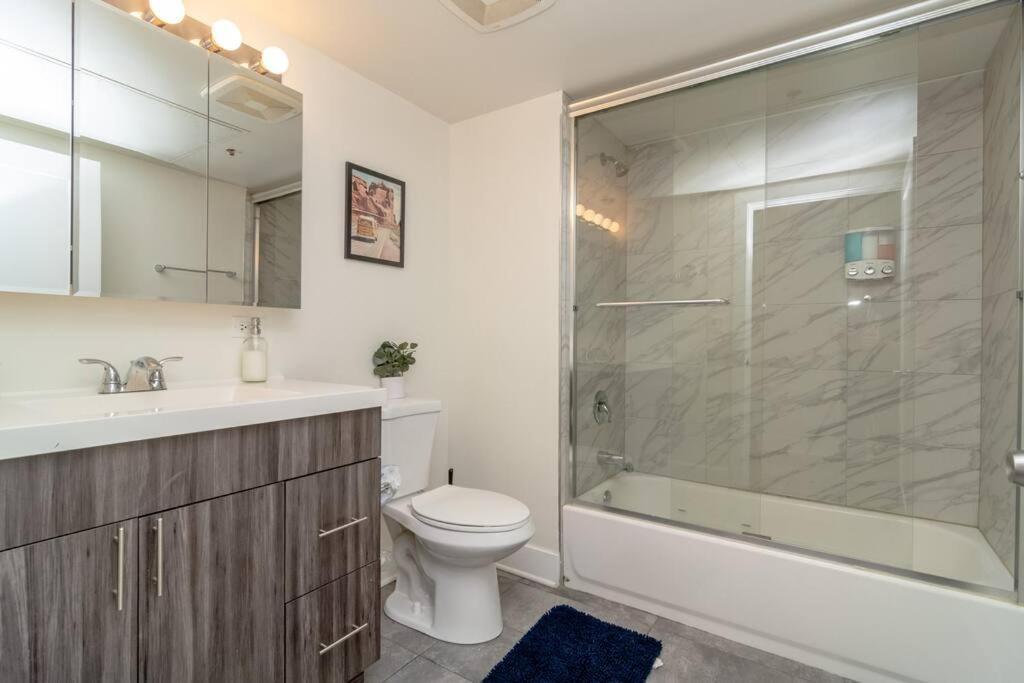 שיקגו Mccormick Place Beautiful 2Br Apartment With Optional Parking Sleeps Up To 8 Near Soldier Field, Grant Park And Lakefront Trail מראה חיצוני תמונה