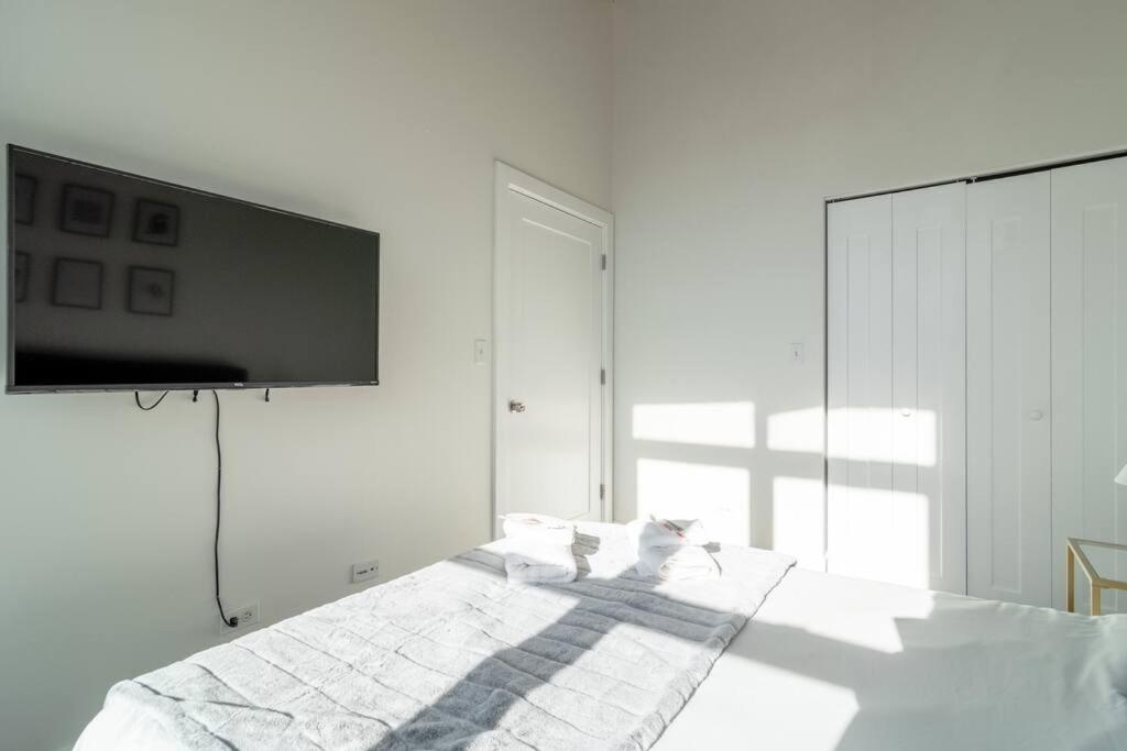 שיקגו Mccormick Place Beautiful 2Br Apartment With Optional Parking Sleeps Up To 8 Near Soldier Field, Grant Park And Lakefront Trail מראה חיצוני תמונה