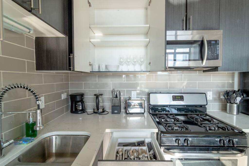 שיקגו Mccormick Place Beautiful 2Br Apartment With Optional Parking Sleeps Up To 8 Near Soldier Field, Grant Park And Lakefront Trail מראה חיצוני תמונה