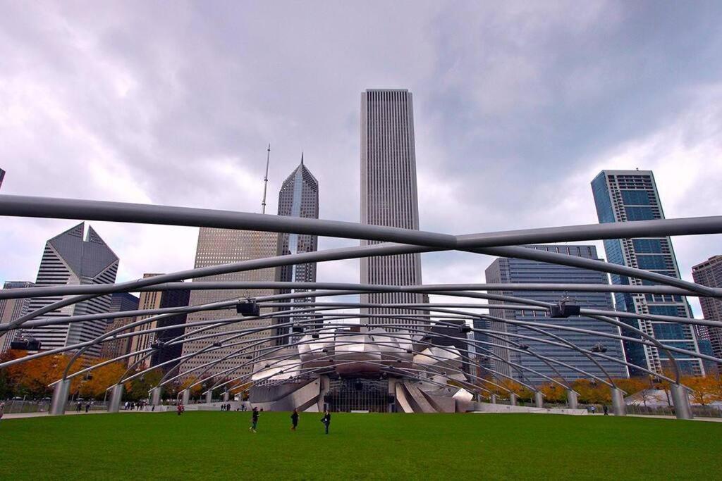 שיקגו Mccormick Place Beautiful 2Br Apartment With Optional Parking Sleeps Up To 8 Near Soldier Field, Grant Park And Lakefront Trail מראה חיצוני תמונה